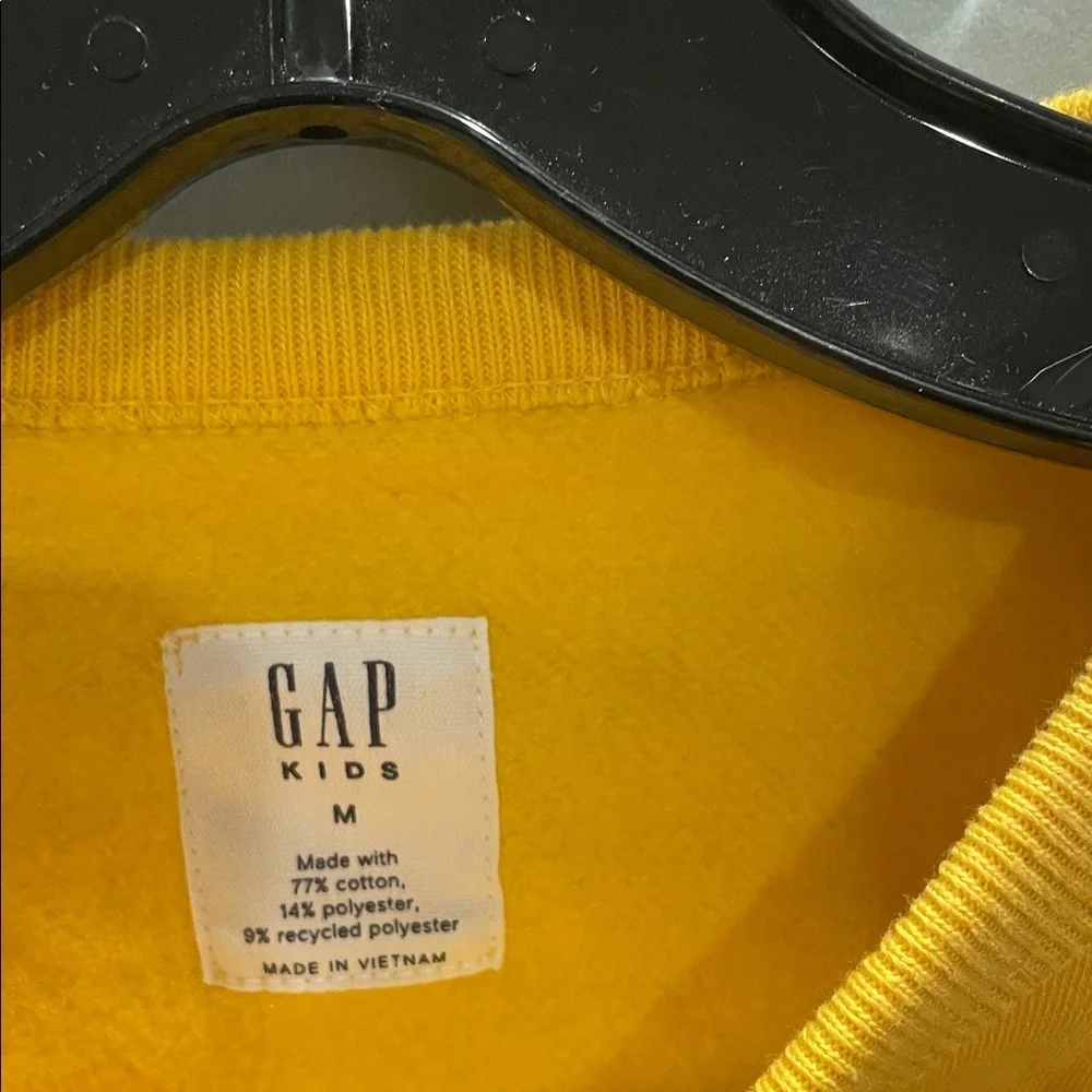 NWT GAP Kids Yellow Gold Crewneck Sweatshirt Medium (8)